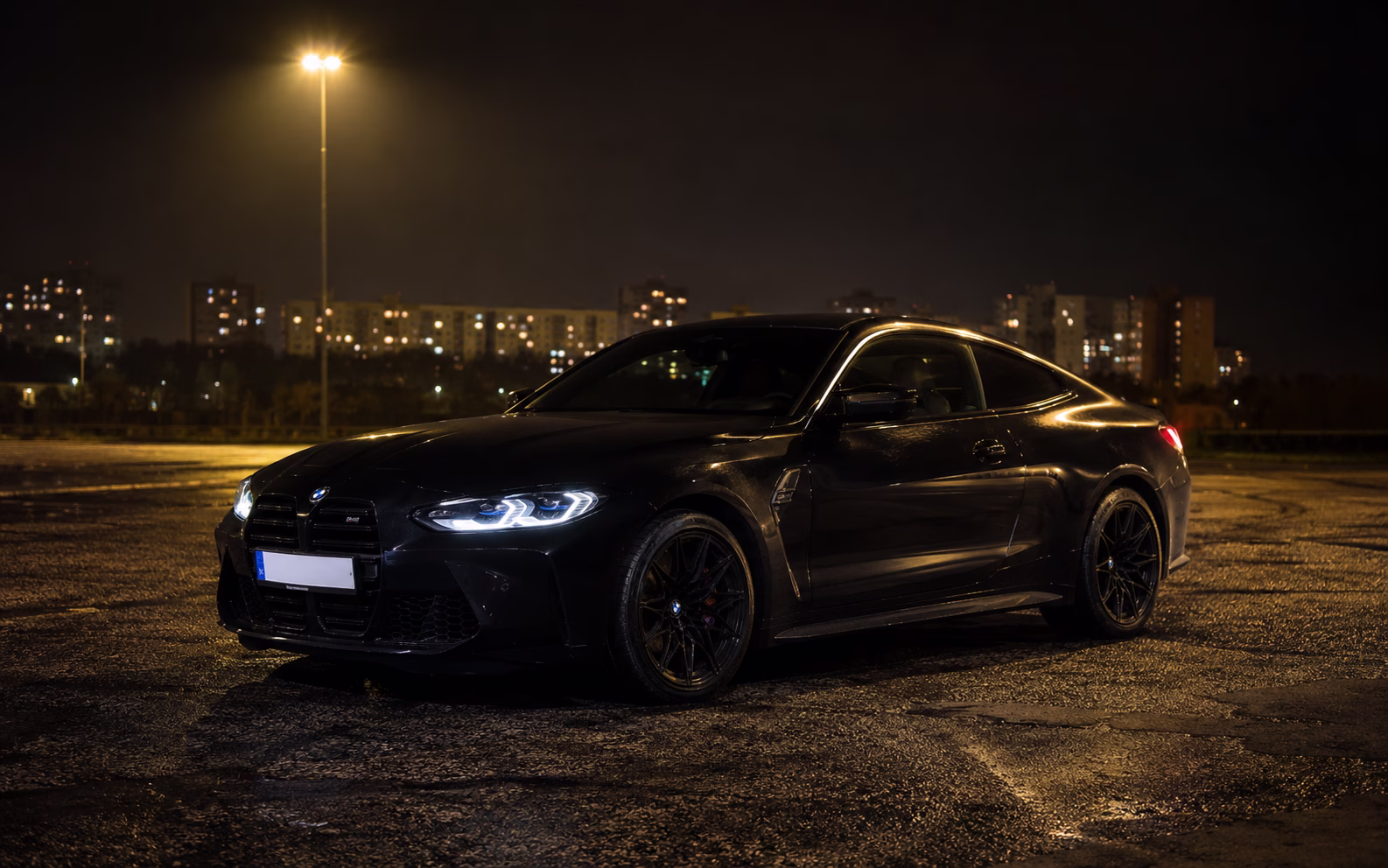 BMW M4 Competition 2