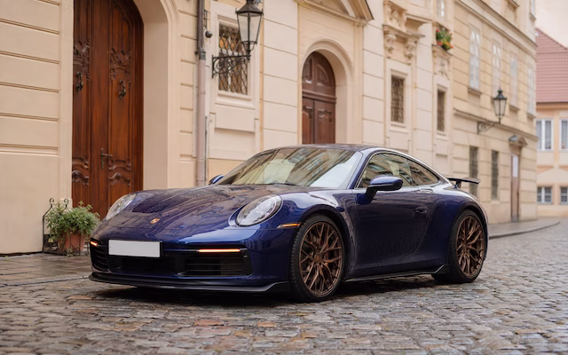 Porsche 911 Carrera RWD