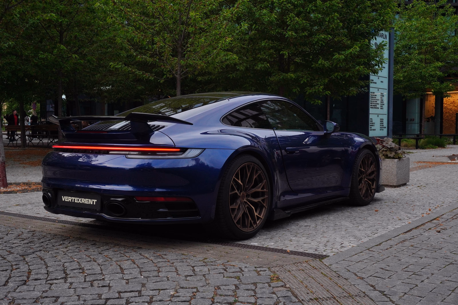 Porsche 911 Carrera RWD 3