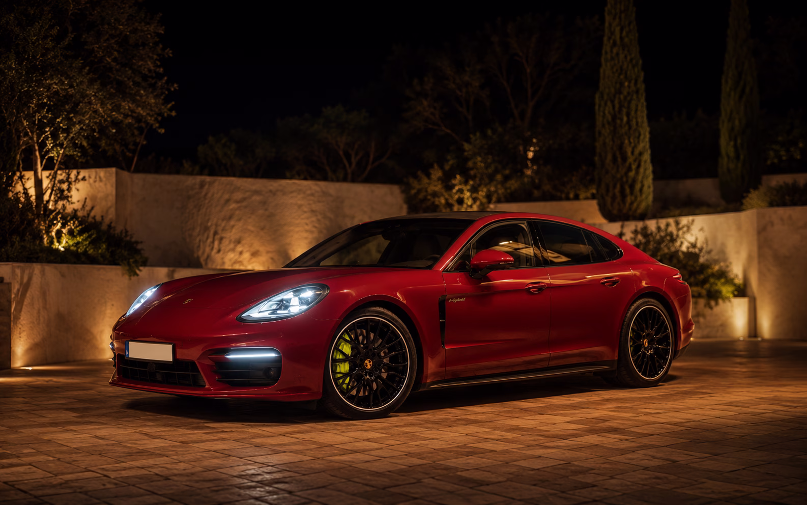Porsche Panamera 4 E-Hybrid 2