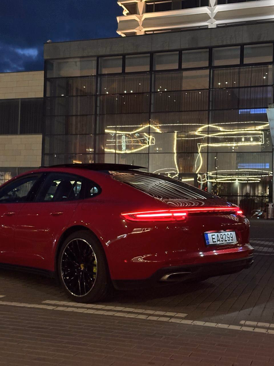 Porsche Panamera 4 E-Hybrid 4